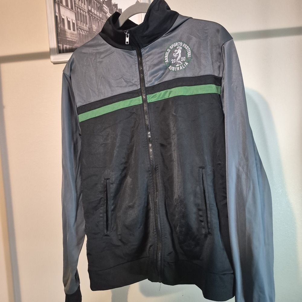 Stylish Men's Windbreaker with Green Stripe